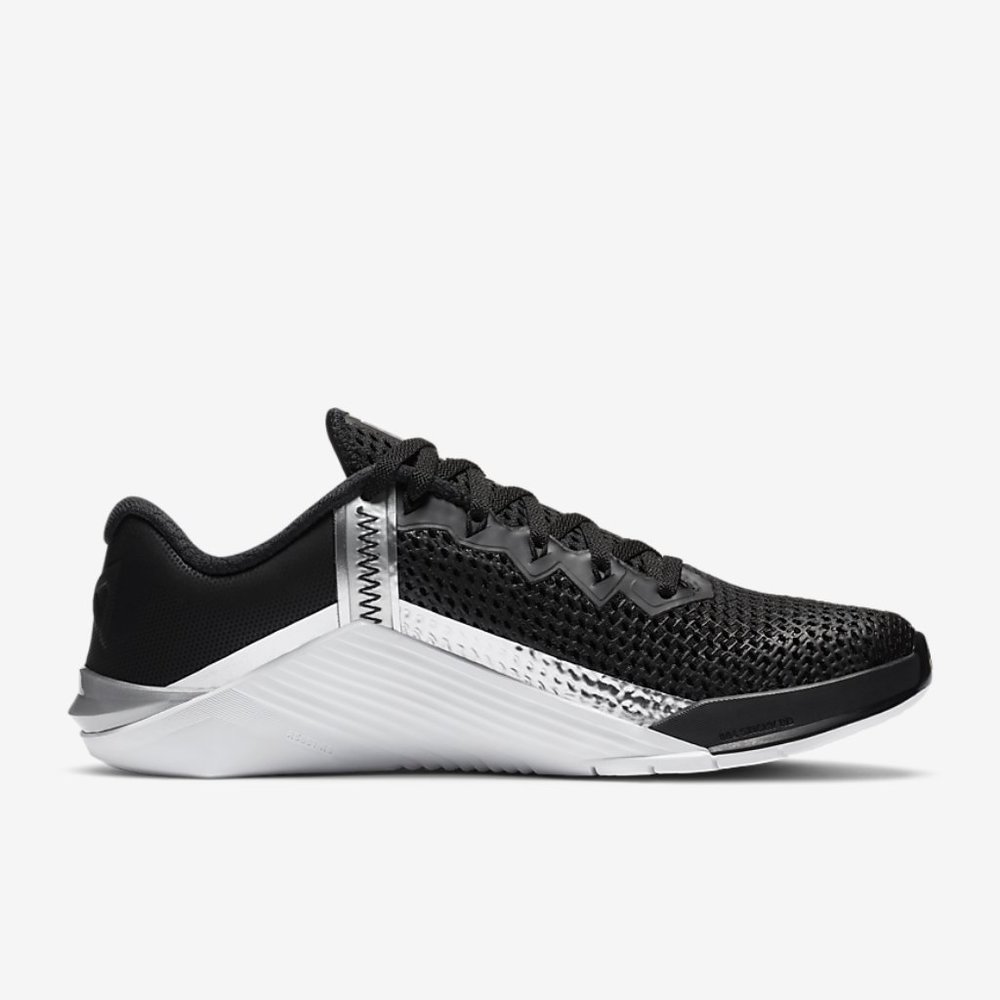 NIKE | Metcon 6 Training Shoes Size 9